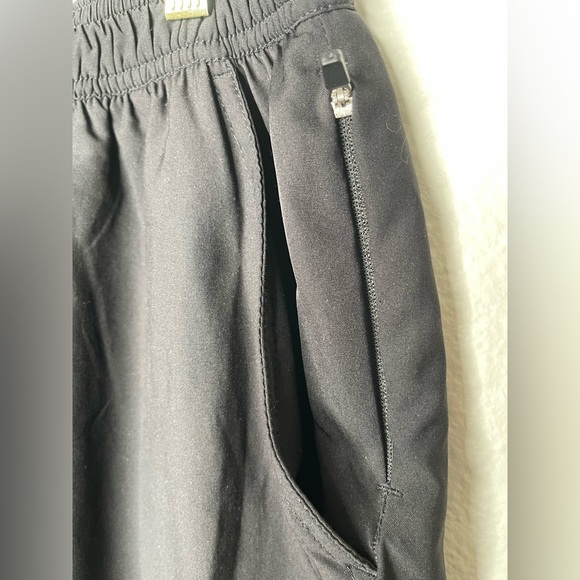 Tasc Men's Black  lightweight Athletic Shorts size L - Picture 5 of 10